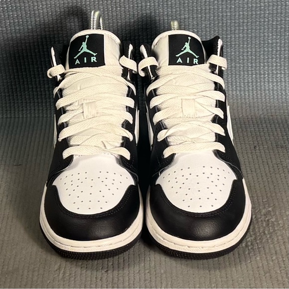 Nike Air Jordan 1 MID ‘White/Green Glow’ Sneakers Size 4.5Y Size 6 Women’s - Picture 4 of 11